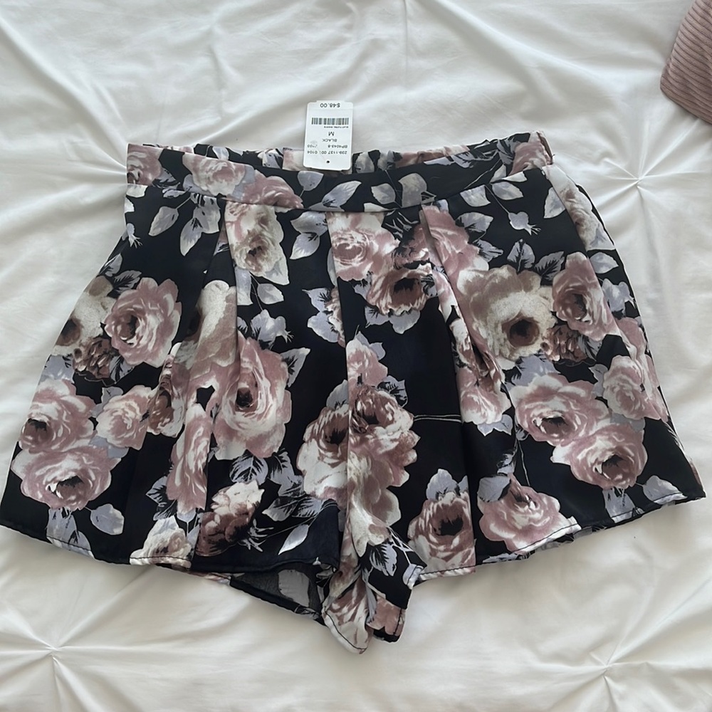 Lock & Key Silky Floral Shorts - Size Medium